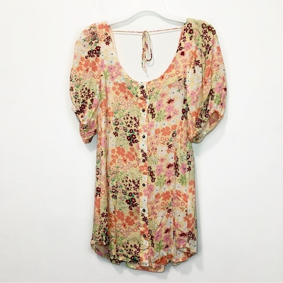 Floral Button-Down Women's Top - Picture 2 of 8